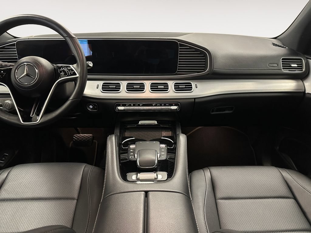 Used 2025 Mercedes-Benz GLS 450 4MATIC image 11