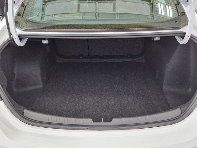 Used 2024 Chevrolet Malibu LT image 31