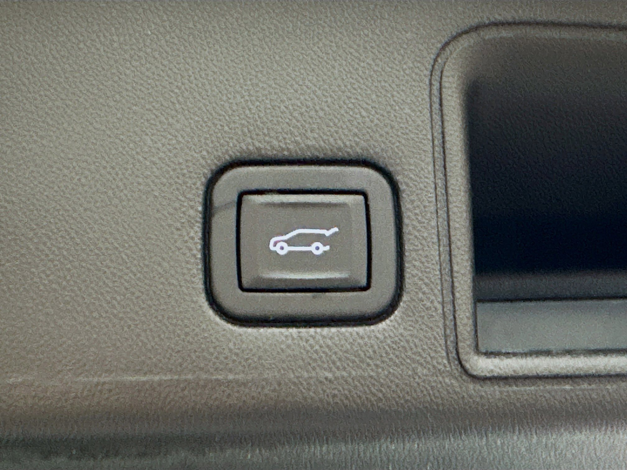 Used 2024 GMC Terrain SLT image 28