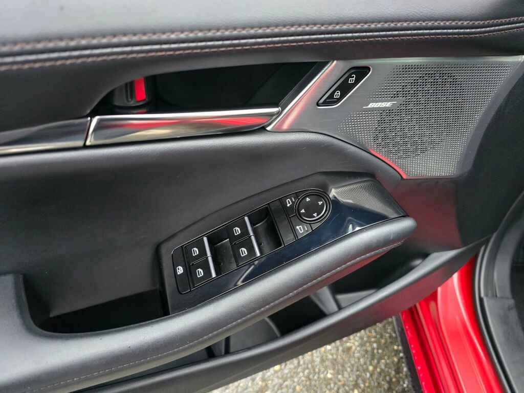 Used 2021 MAZDA MAZDA3 s image 32