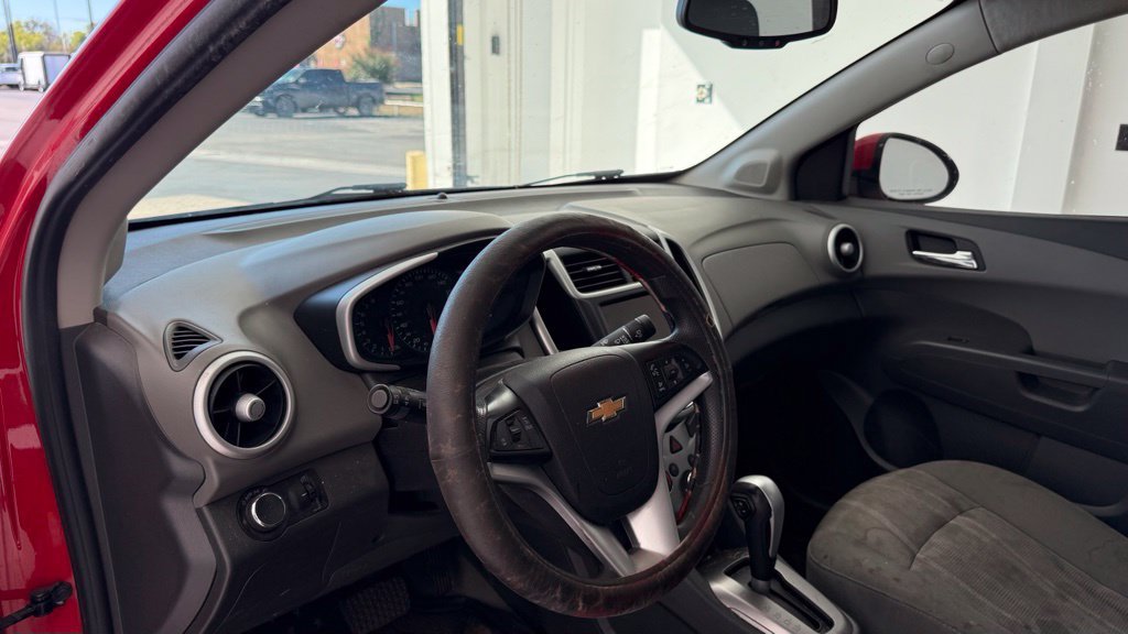 Used 2018 Chevrolet Sonic LT FWD image 2