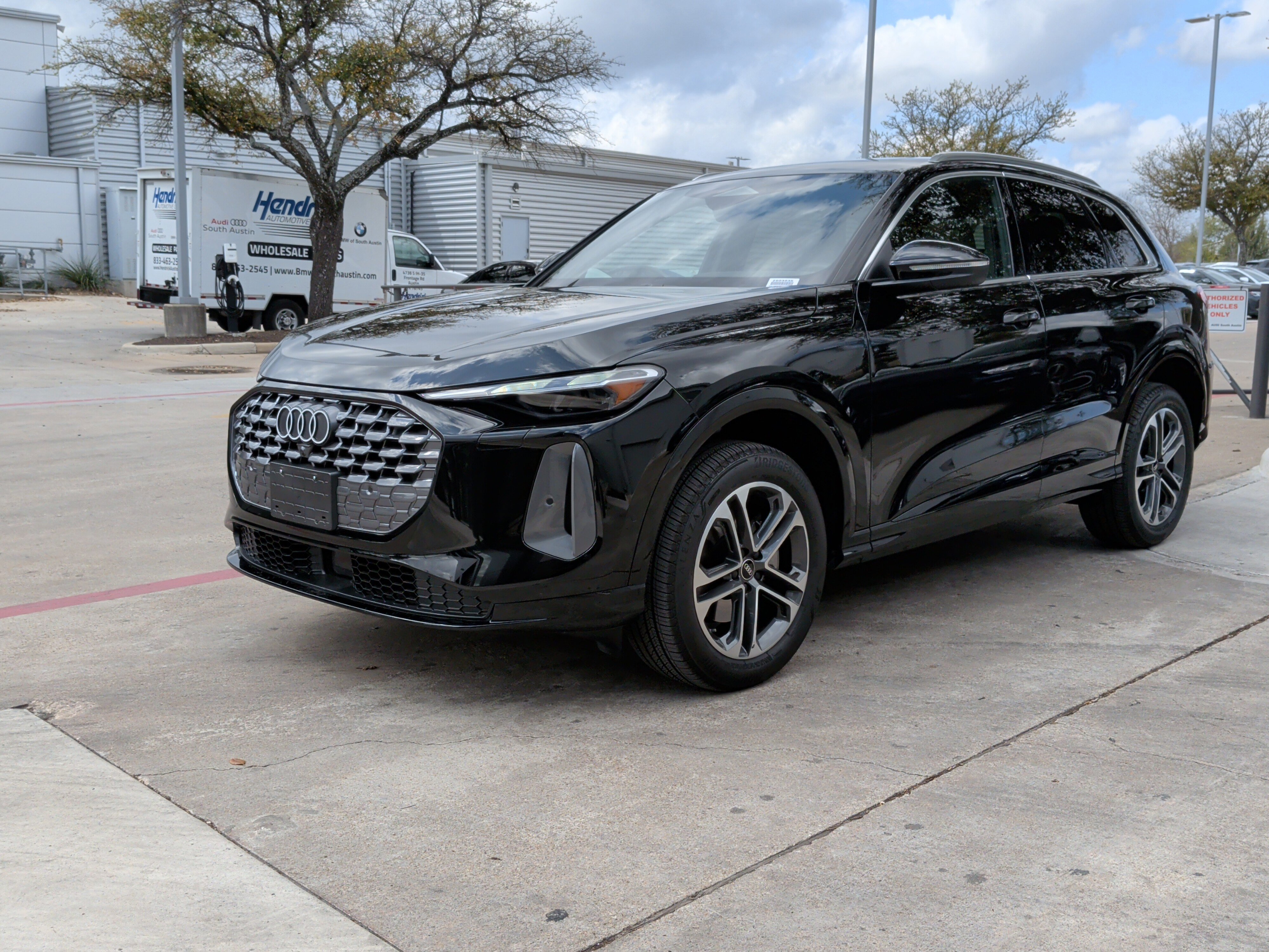 Certified 2025 Audi Q5 Premium w/ Convenience Package AWD/4WD image 5