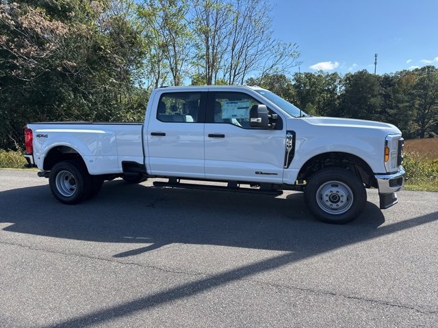 New 2026 Ford F350 XL image 2