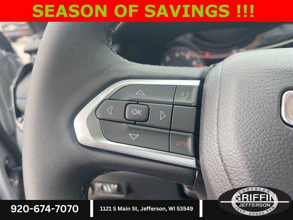 New 2025 Jeep Compass Latitude w/ Sun & Sound Group image 13