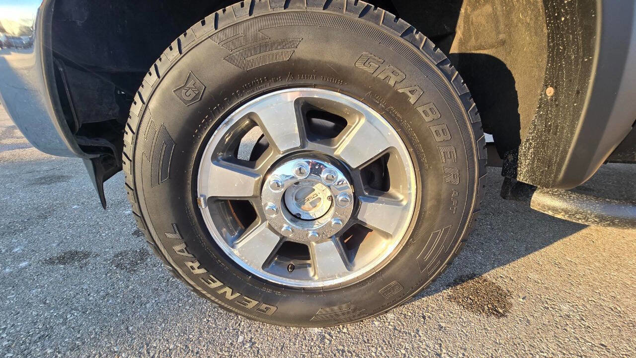 Used 2011 Ford F250 Lariat image 11