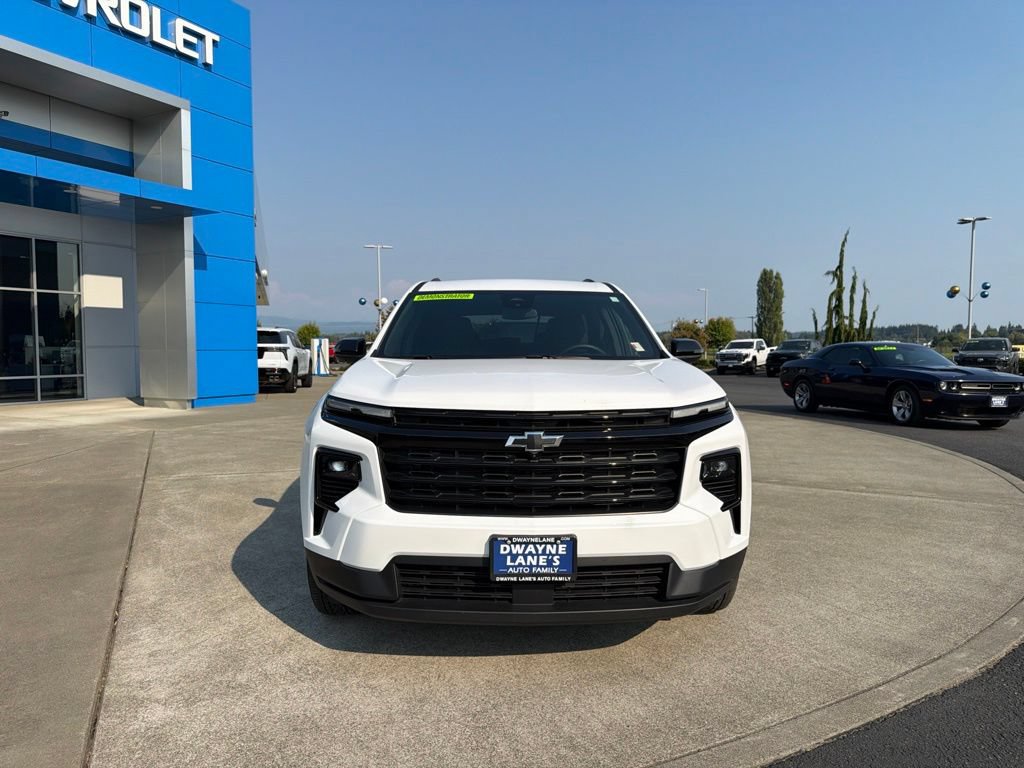 Used 2025 Chevrolet Traverse LT w/ Midnight/Sport Edition FWD image 8