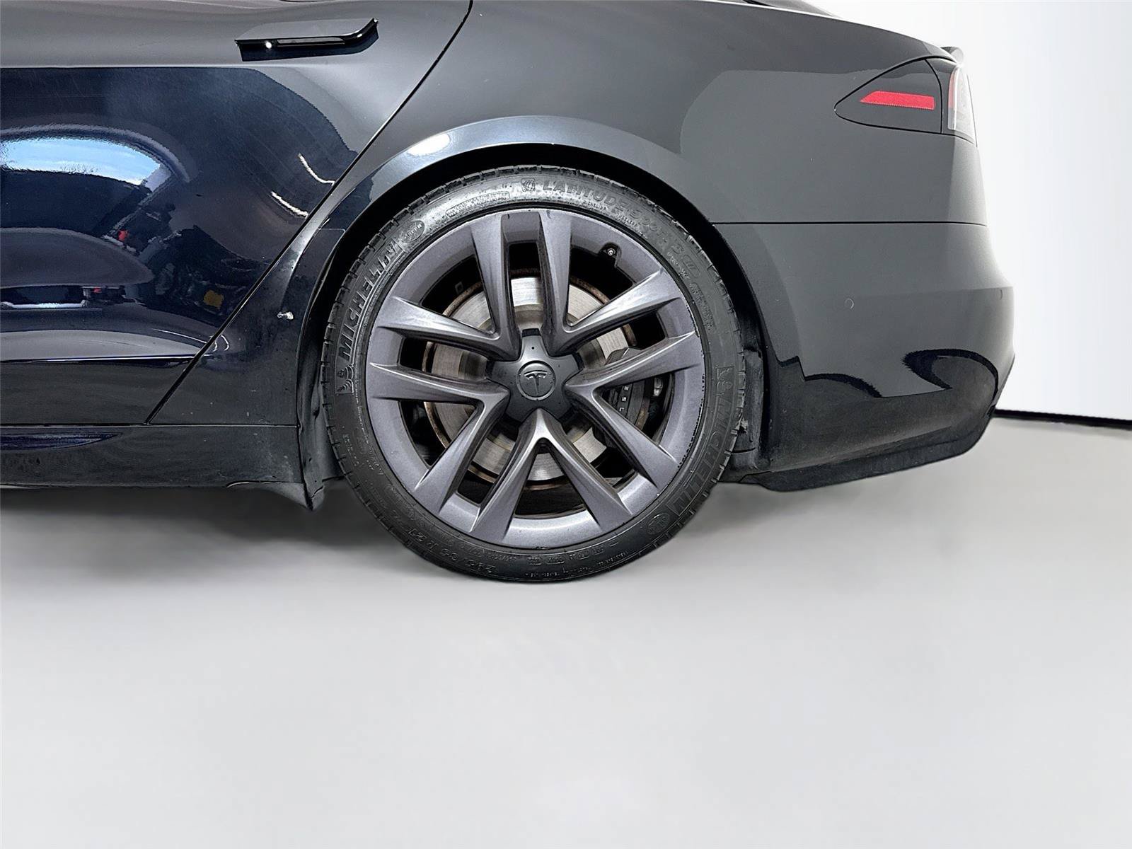 Used 2022 Tesla Model S AWD/4WD image 19