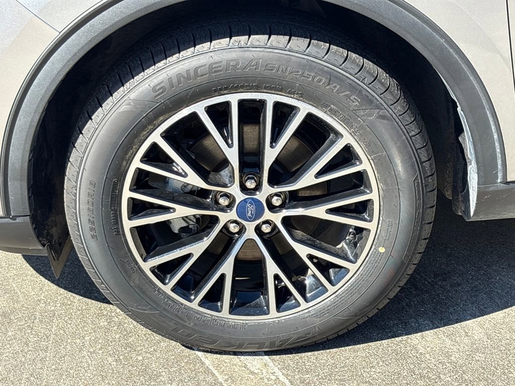 Certified 2022 Ford Escape Titanium image 11