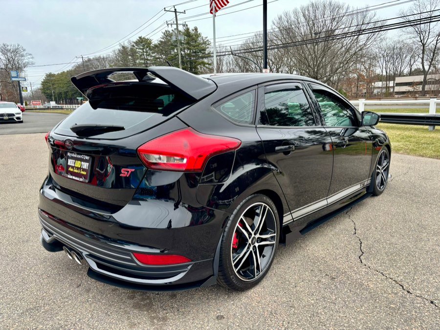 Used 2018 Ford Focus ST image 8