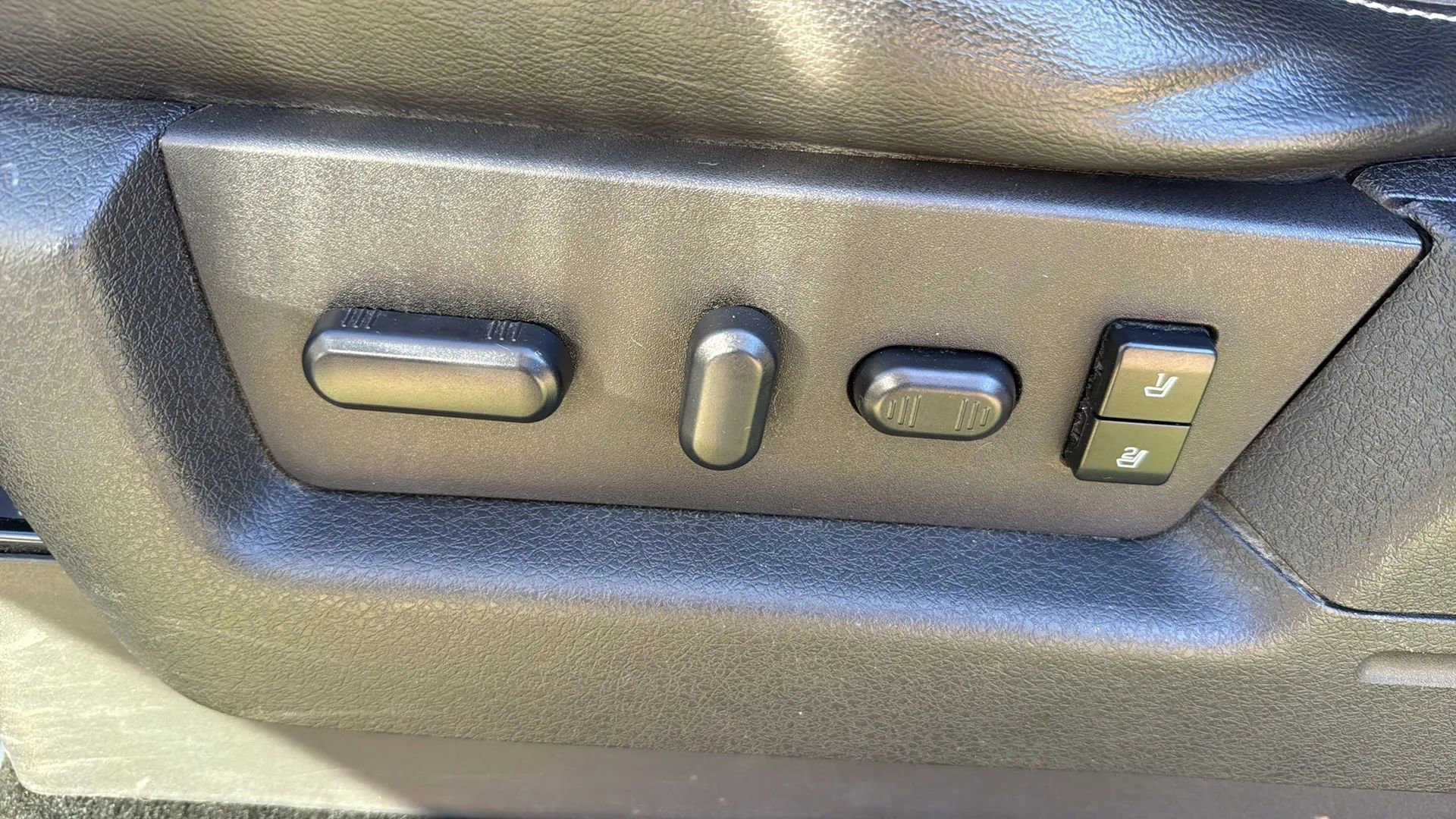 Used 2014 Ford F150 FX4 w/ Equipment Group 402A Luxury image 46