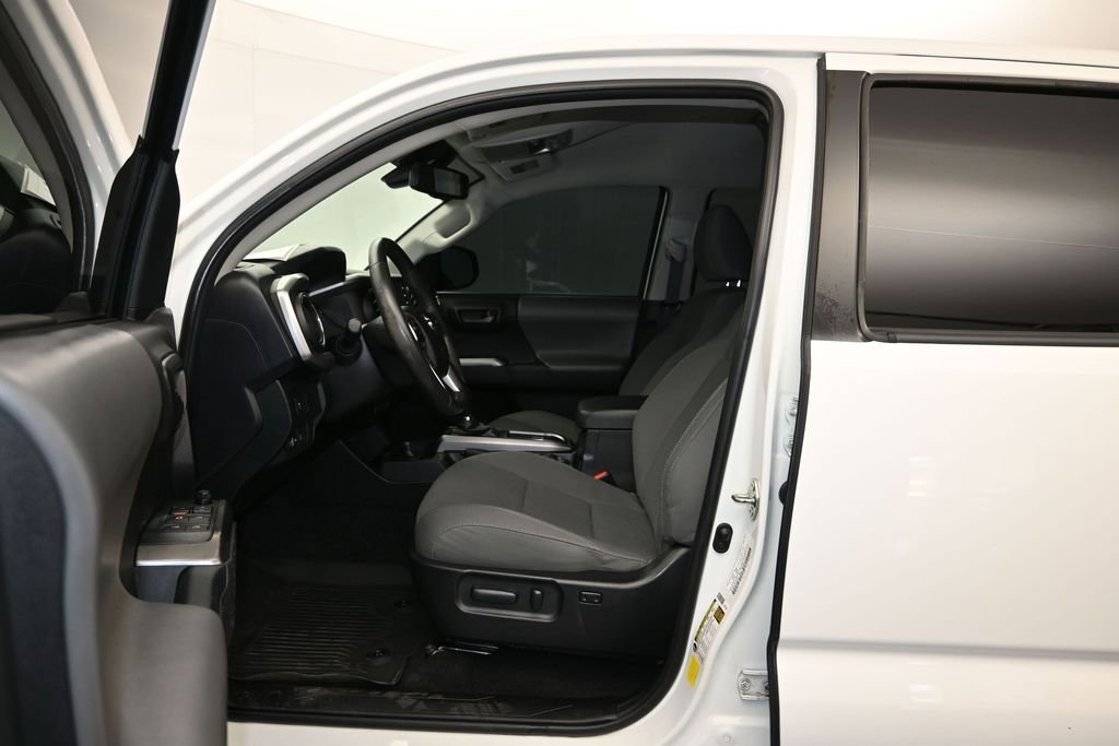 Used 2021 Toyota Tacoma SR5 AWD/4WD image 21