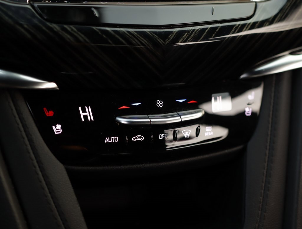 Used 2025 Cadillac XT6 Premium Luxury image 17