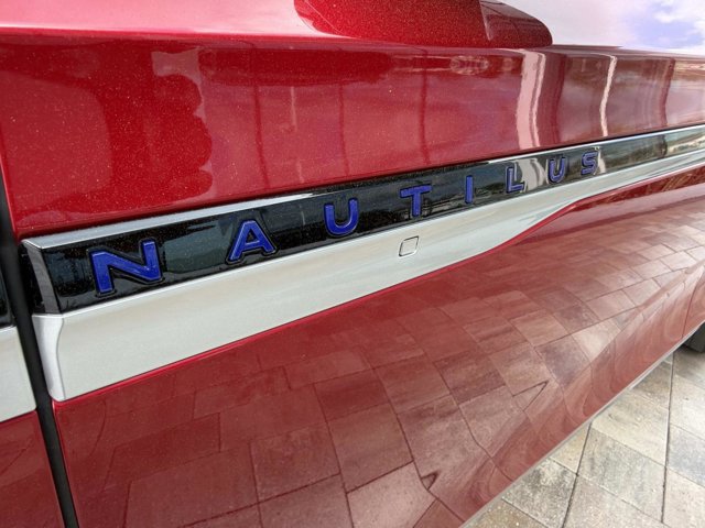 Certified 2024 Lincoln Nautilus Premier image 9