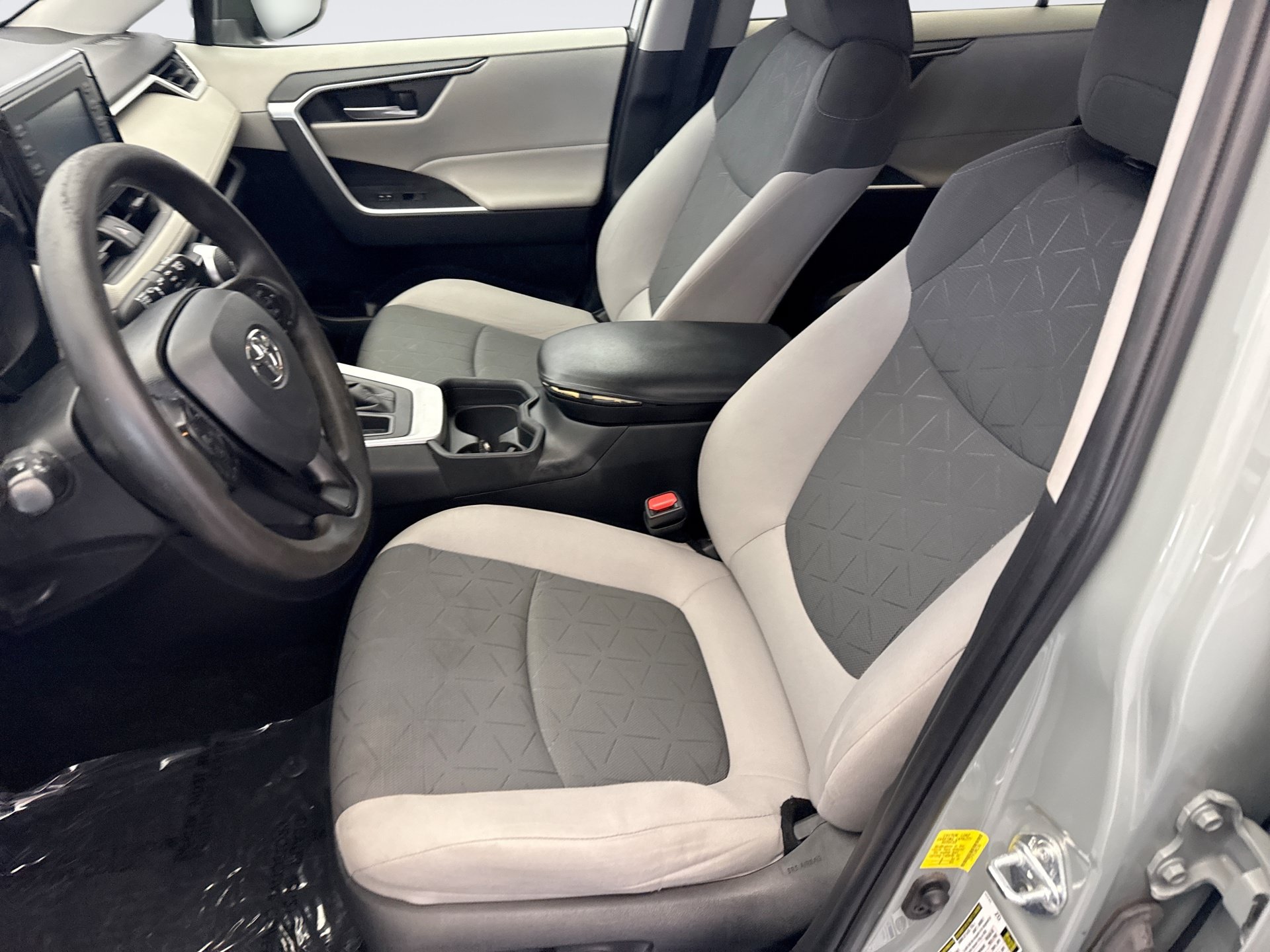 Used 2021 Toyota RAV4 XLE AWD/4WD image 11