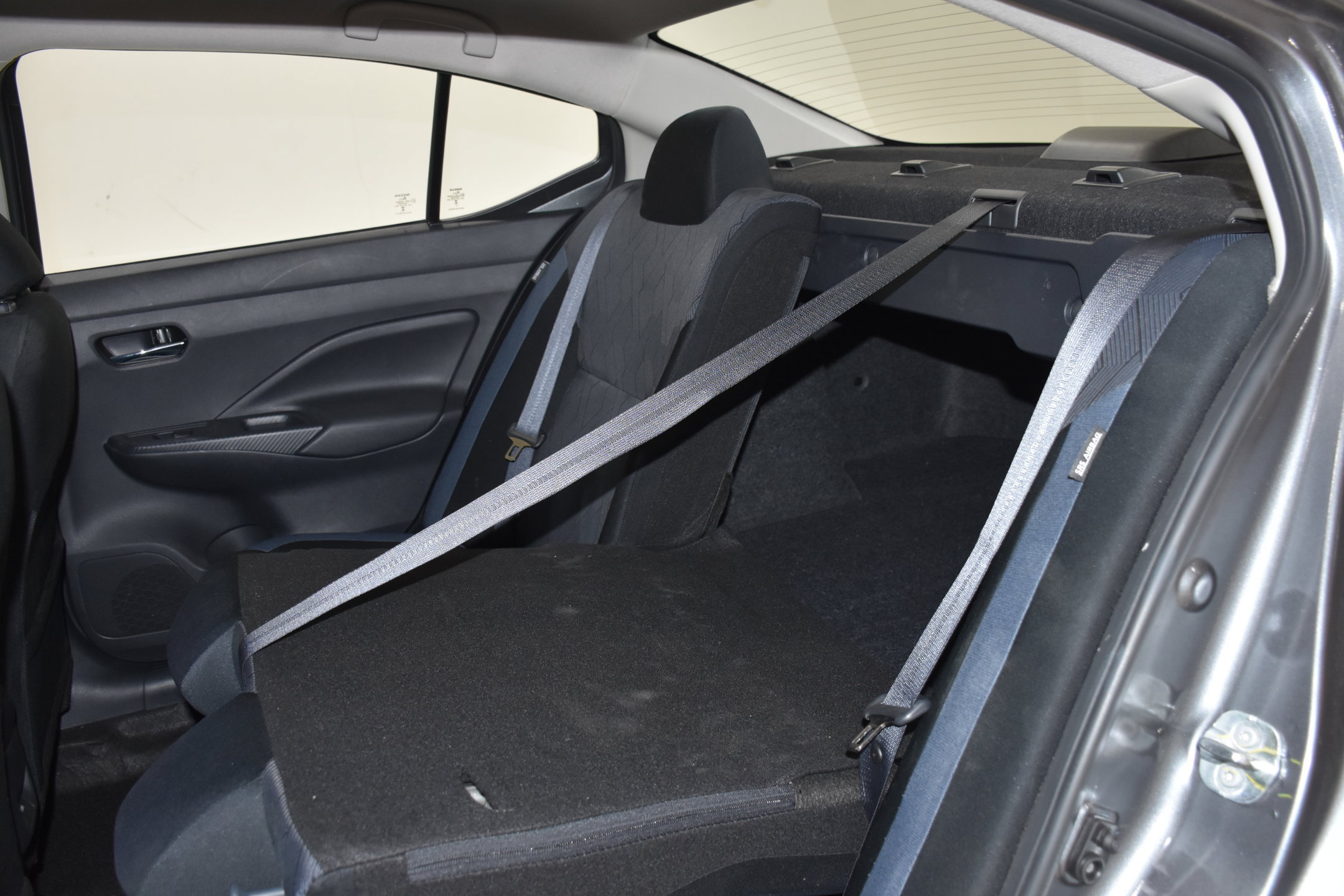 Used 2025 Nissan Versa SV FWD image 27