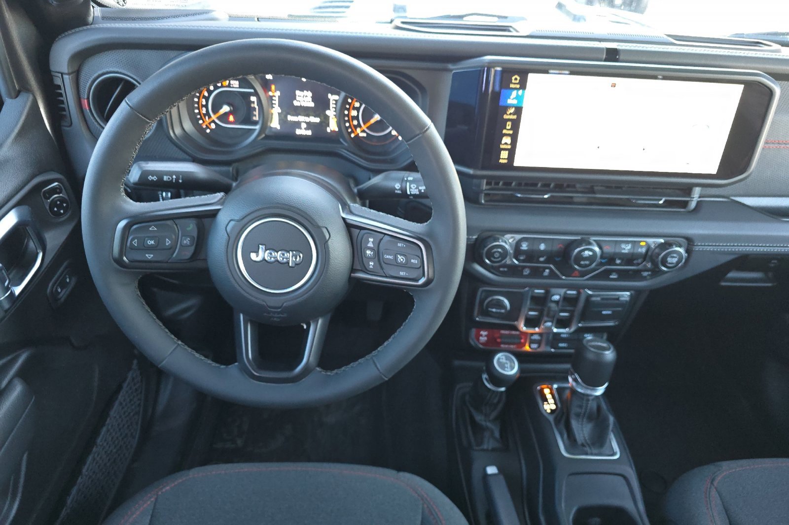 Used 2025 Jeep Gladiator Rubicon w/ Convenience Group image 15