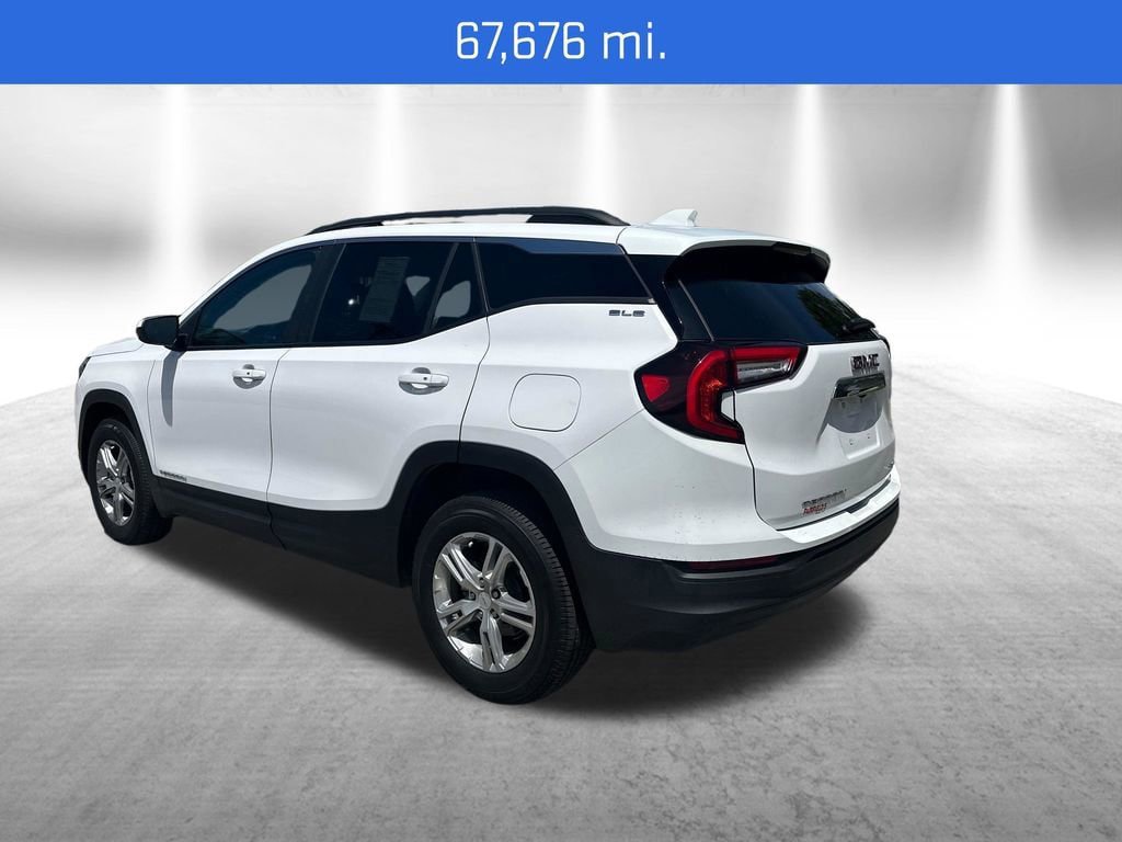 Used 2023 GMC Terrain SLE w/ Driver Convenience Package AWD/4WD image 3