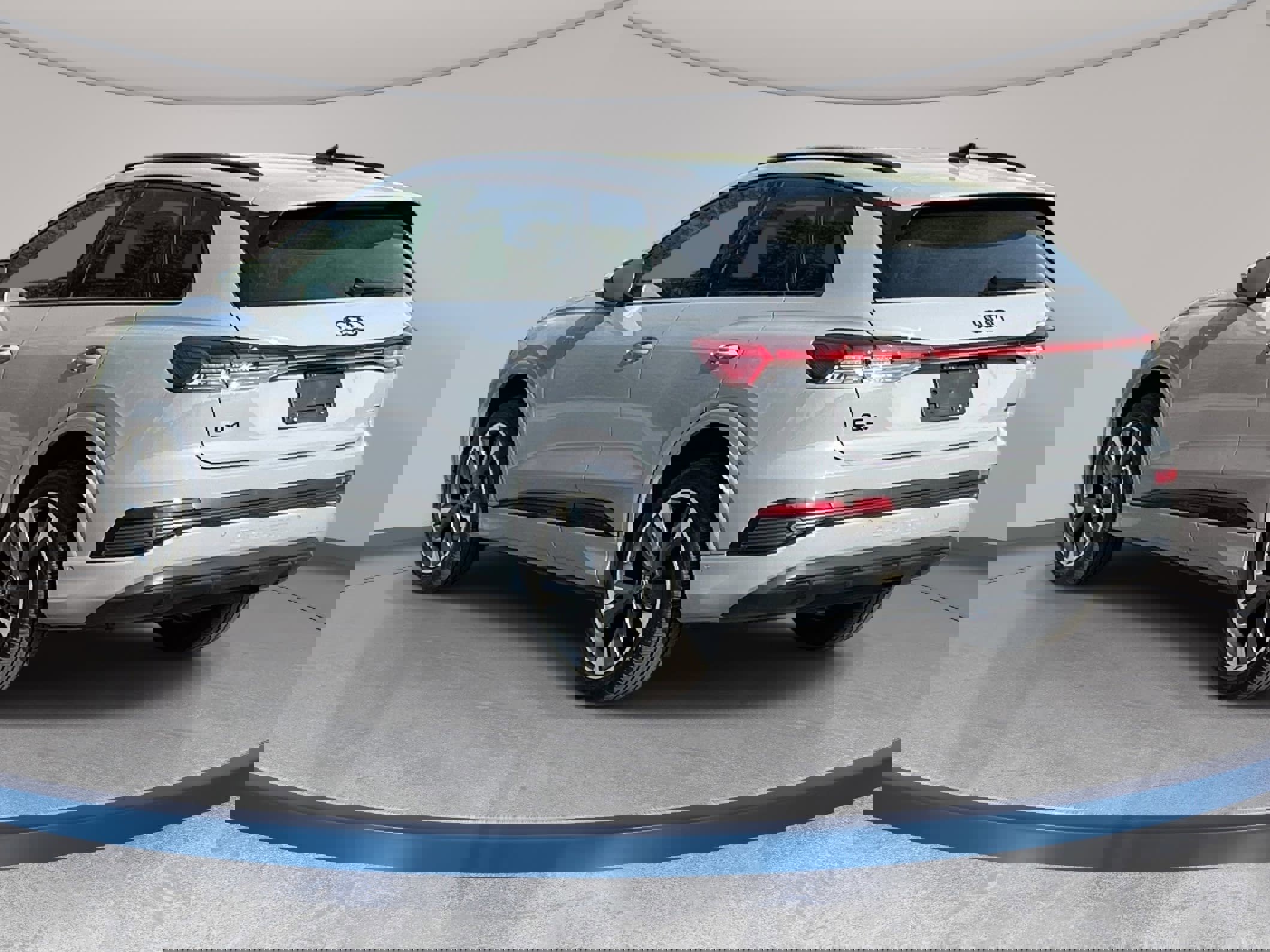 Used 2024 Audi Q4 e-tron Prestige image 7