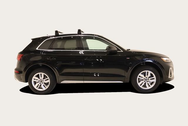 Used 2024 Audi Q5 2.0T Premium w/ Convenience Package image 4