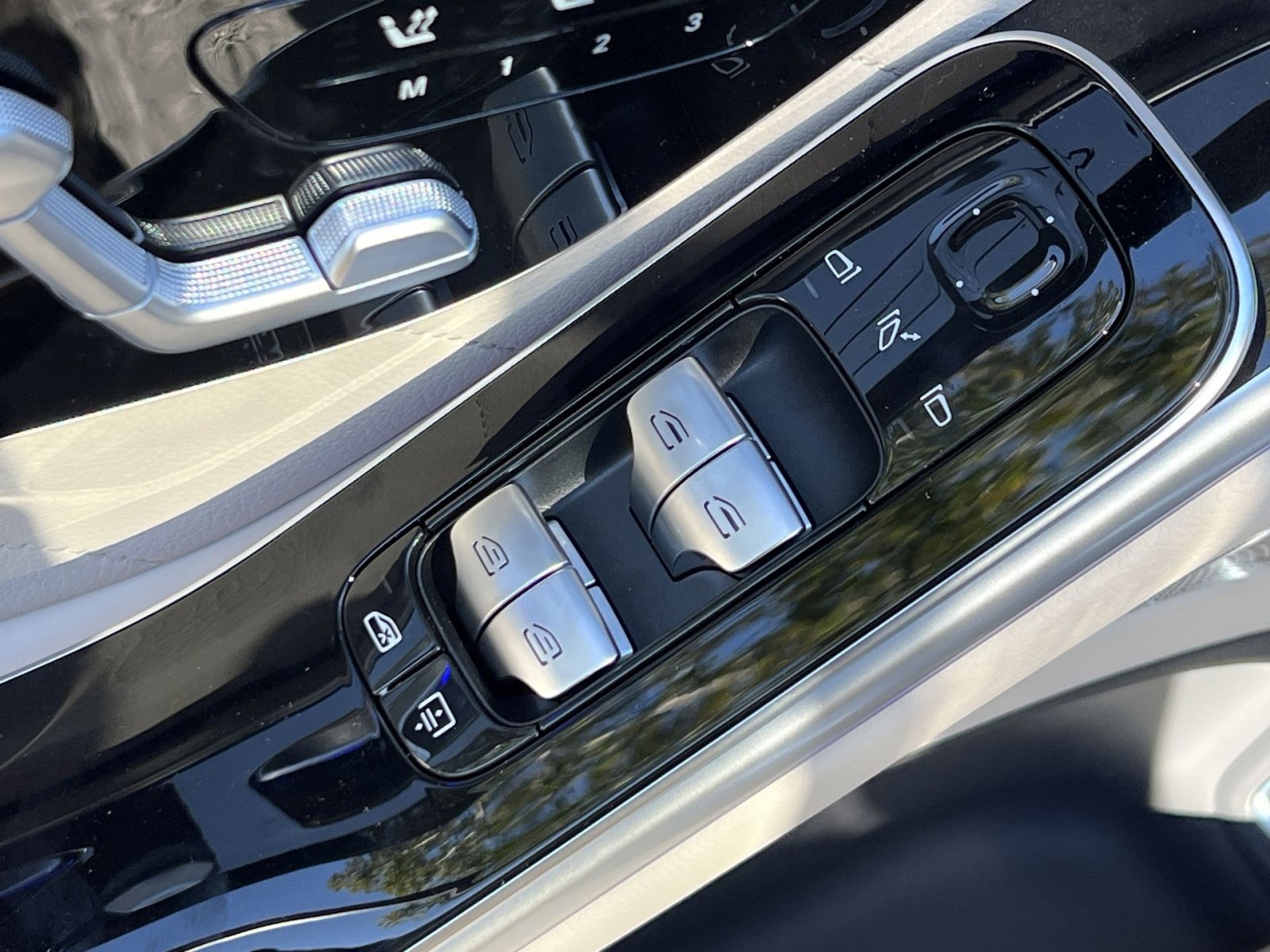 New 2026 Mercedes-Benz S 500 4MATIC image 13