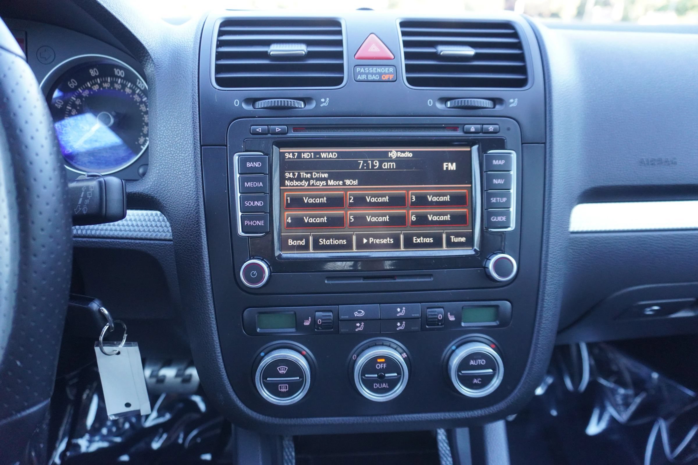 Used 2008 Volkswagen R32 AWD/4WD image 15