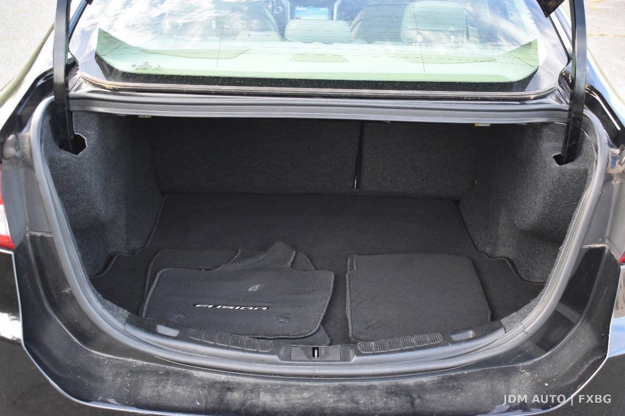 Used 2017 Ford Fusion Platinum FWD image 35