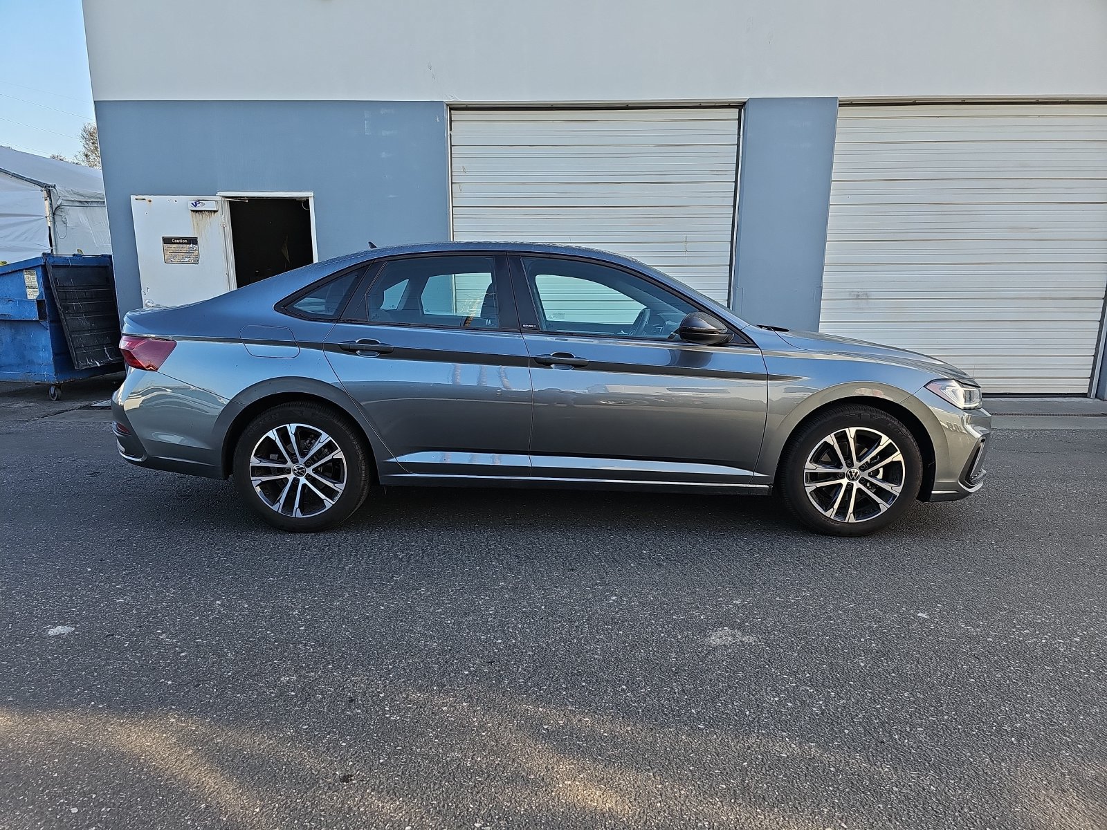 Used 2025 Volkswagen Jetta Sport FWD image 4