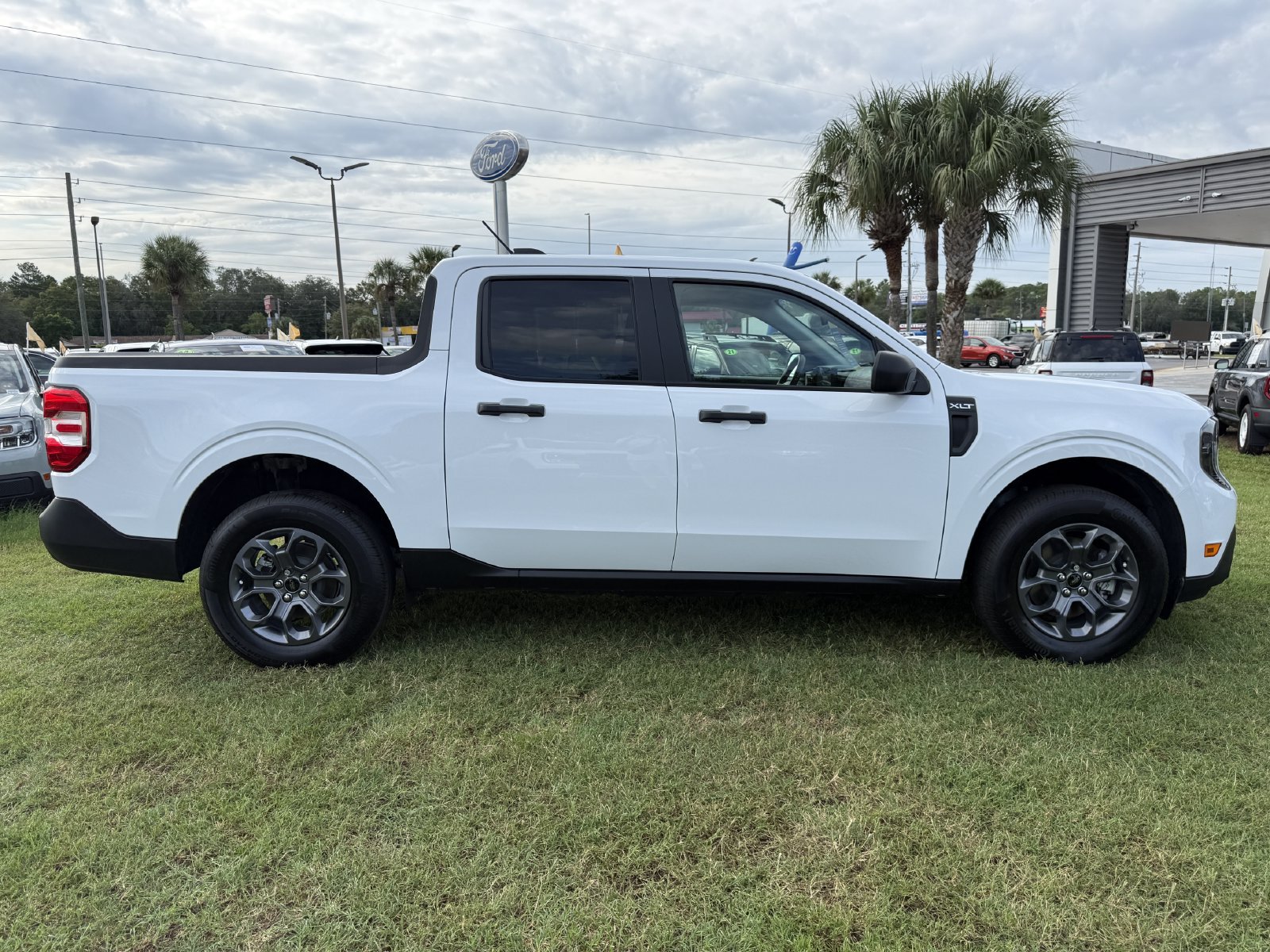 Certified 2026 Ford Maverick XLT FWD image 3