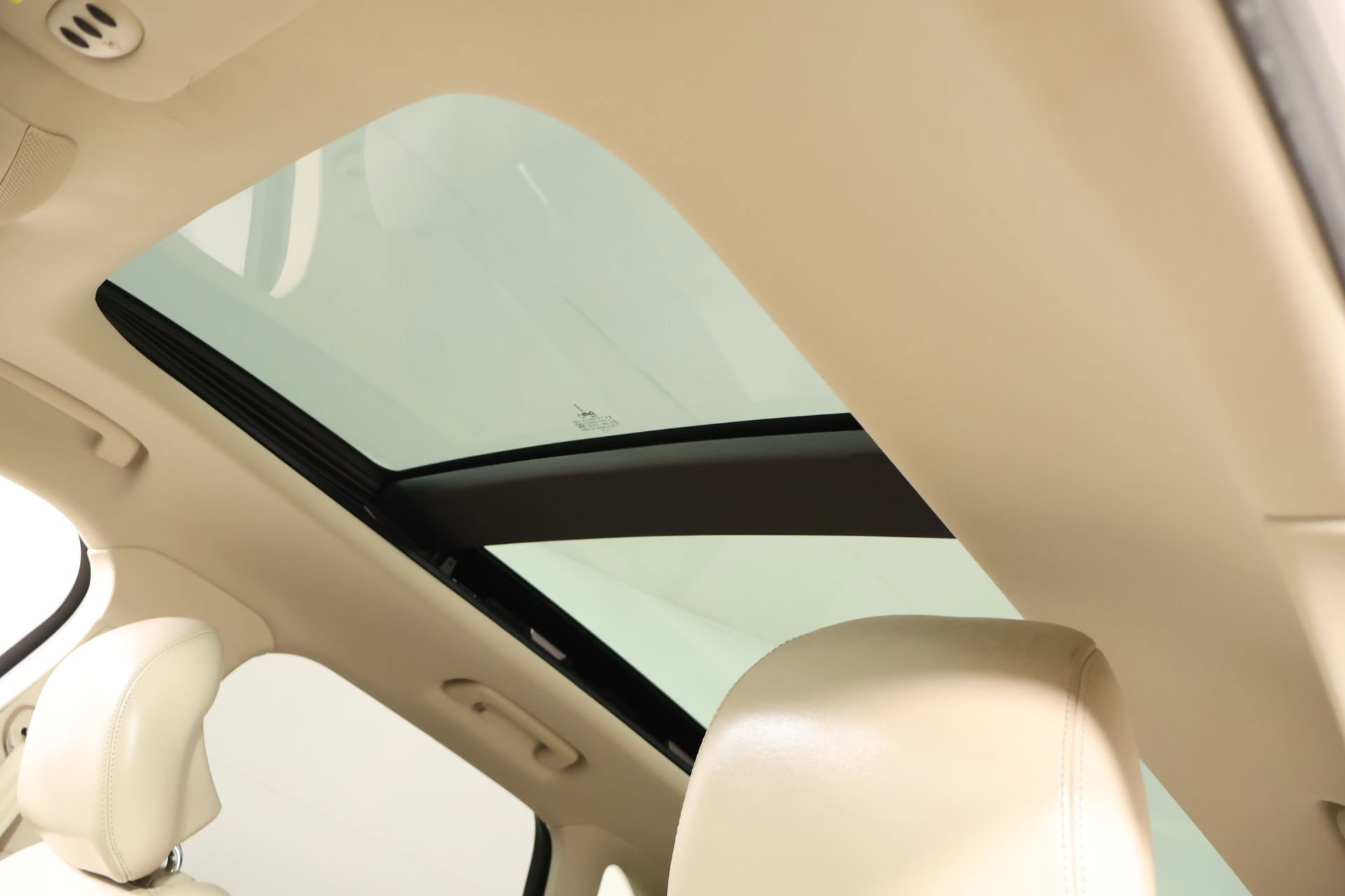 Used 2019 Lincoln MKC Reserve w/ MKC Climate Package FWD image 15