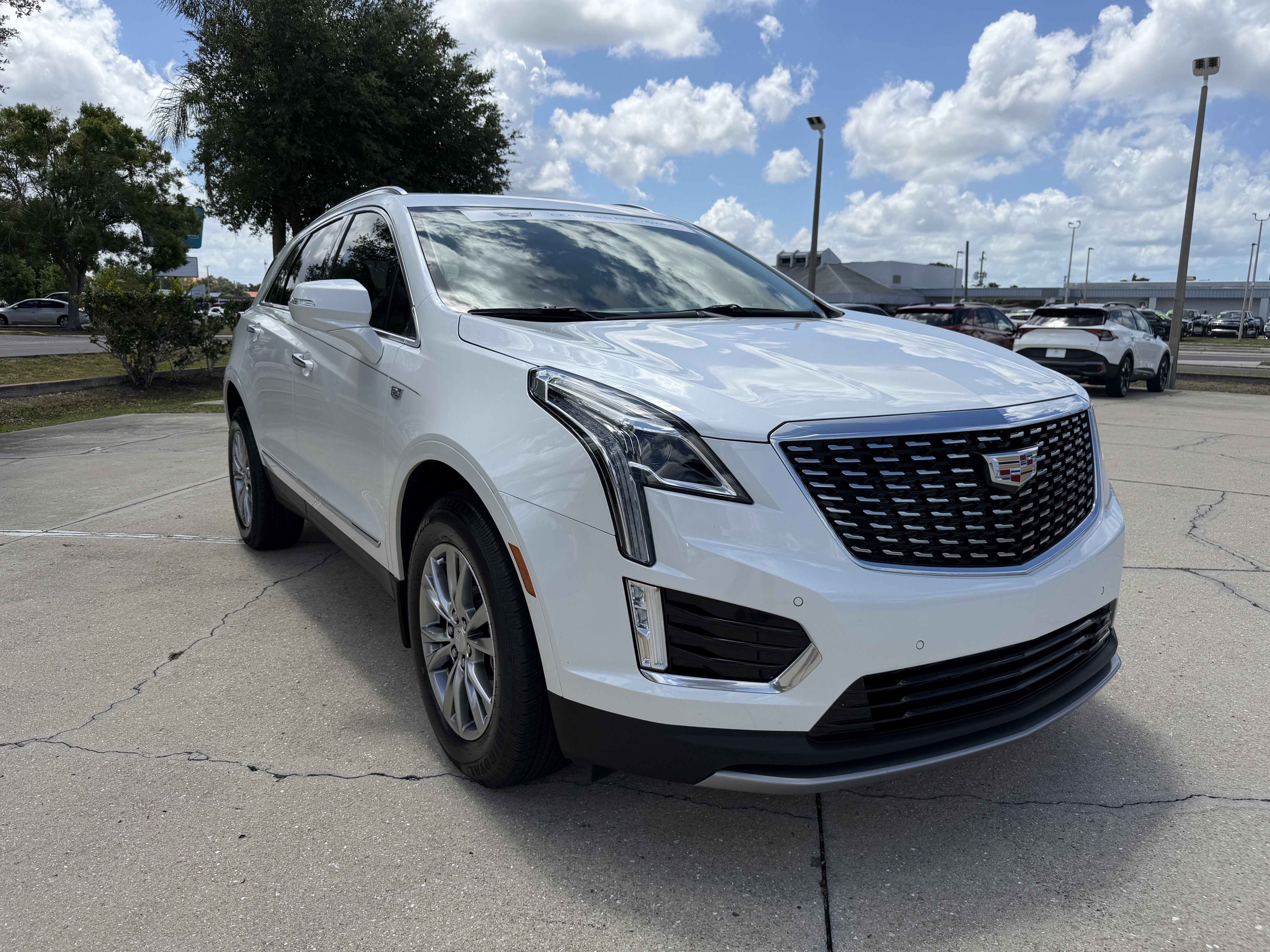 Certified 2023 Cadillac XT5 Premium Luxury FWD image 1