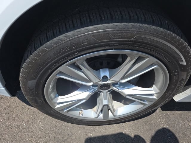 Used 2022 Audi Q8 Premium AWD/4WD image 24