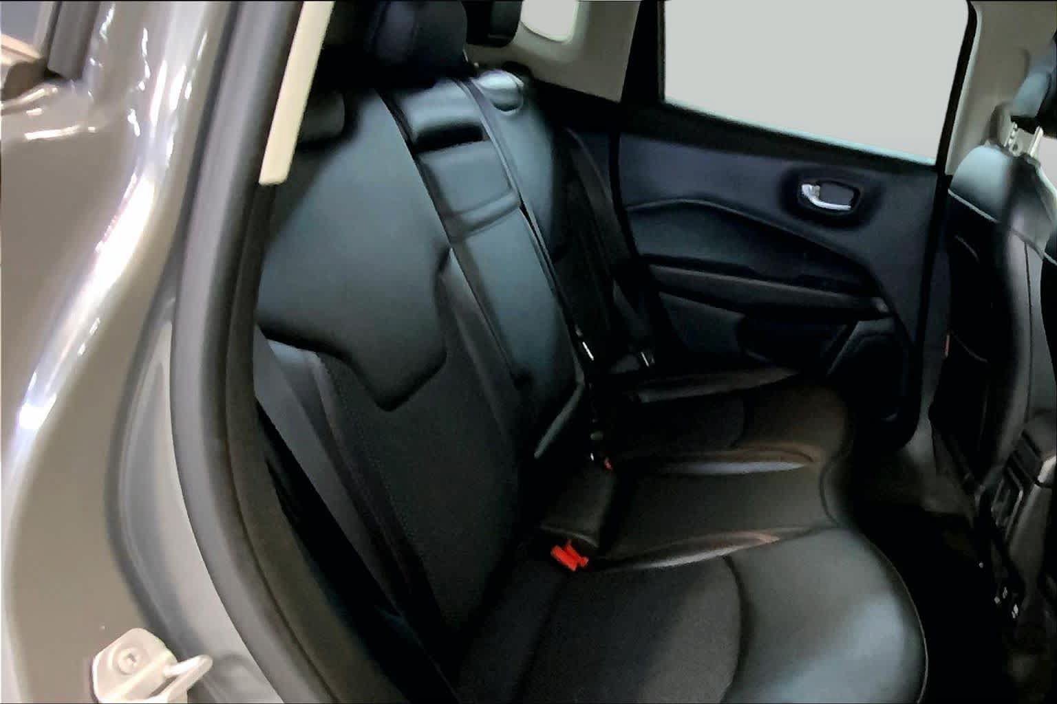 Used 2019 Jeep Compass Trailhawk AWD/4WD image 18