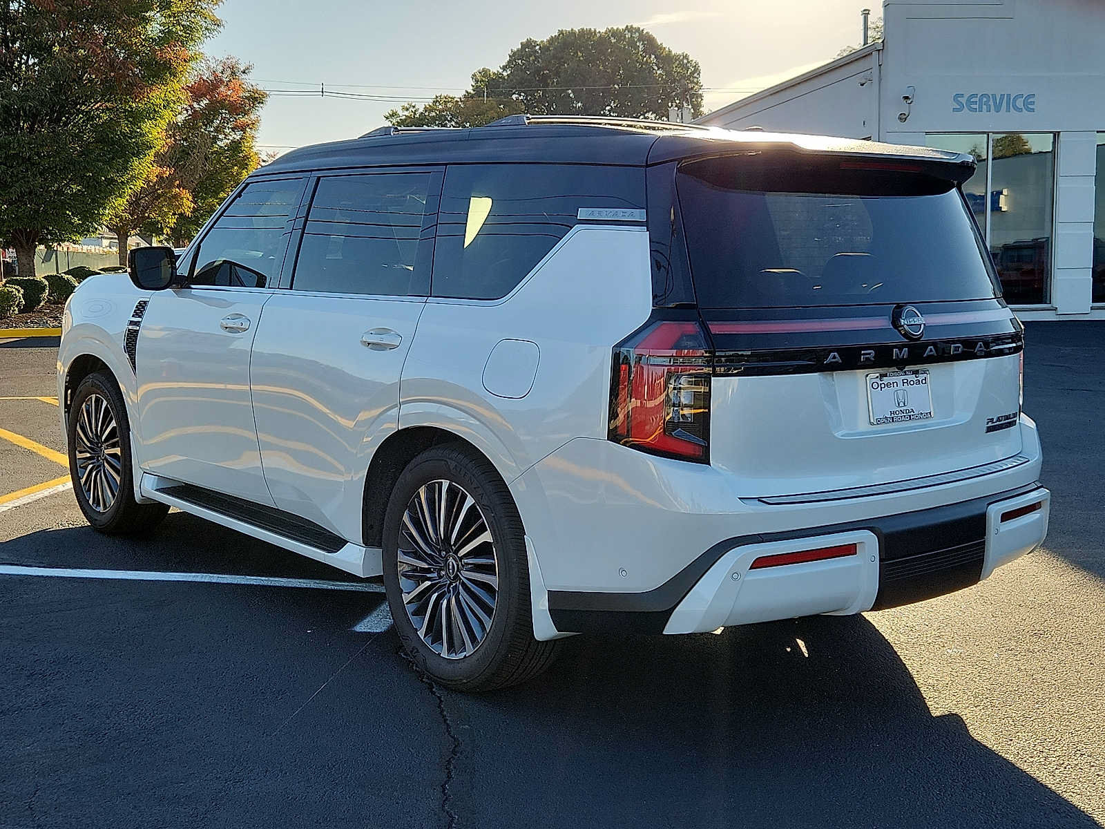 Used 2026 Nissan Armada Platinum Reserve AWD/4WD image 4