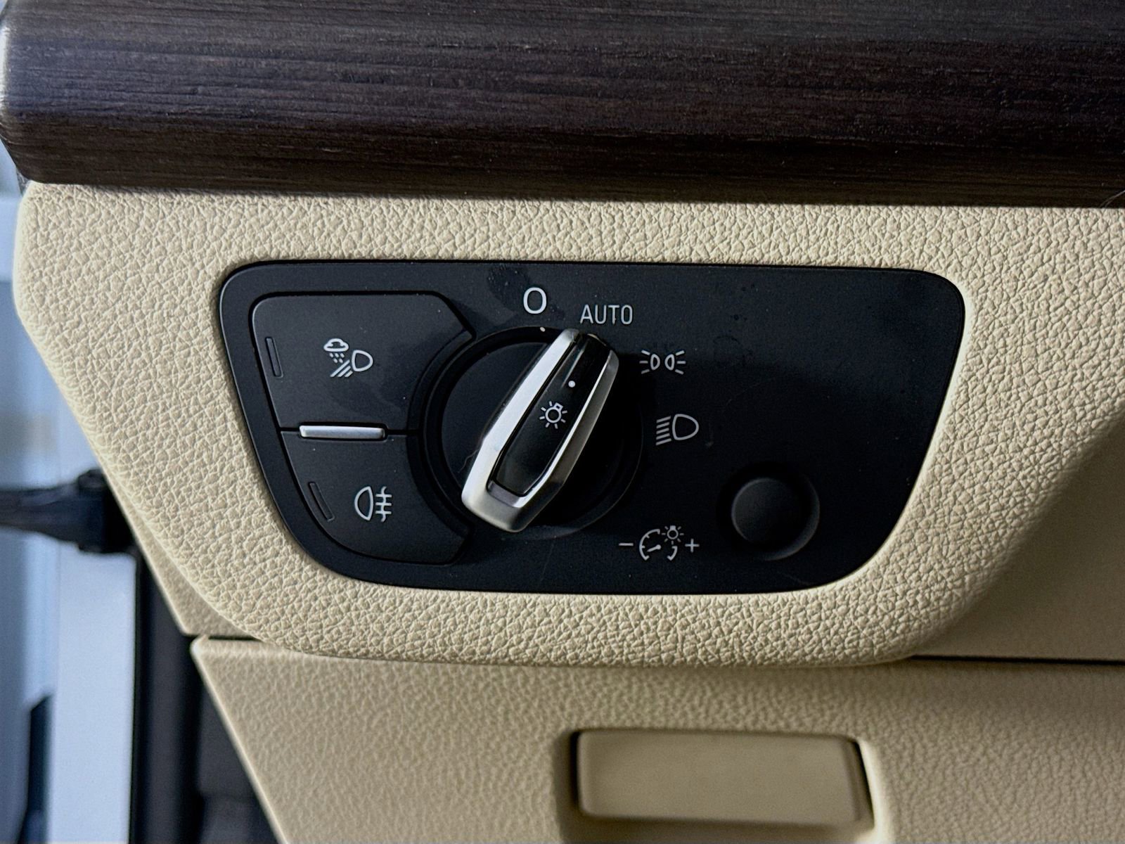 Used 2023 Audi Q5 2.0T Premium w/ Convenience Package image 10