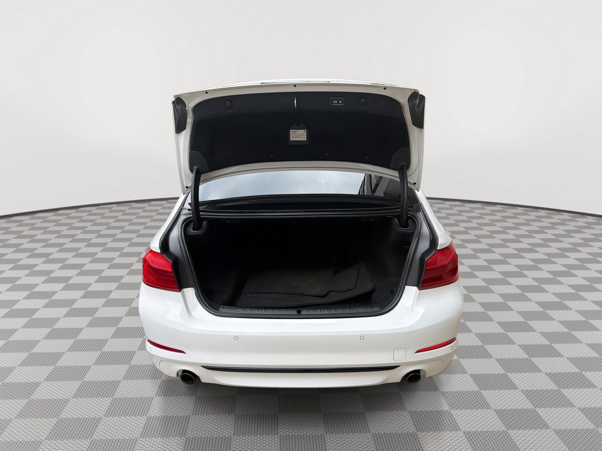 Used 2018 BMW 530i RWD image 21