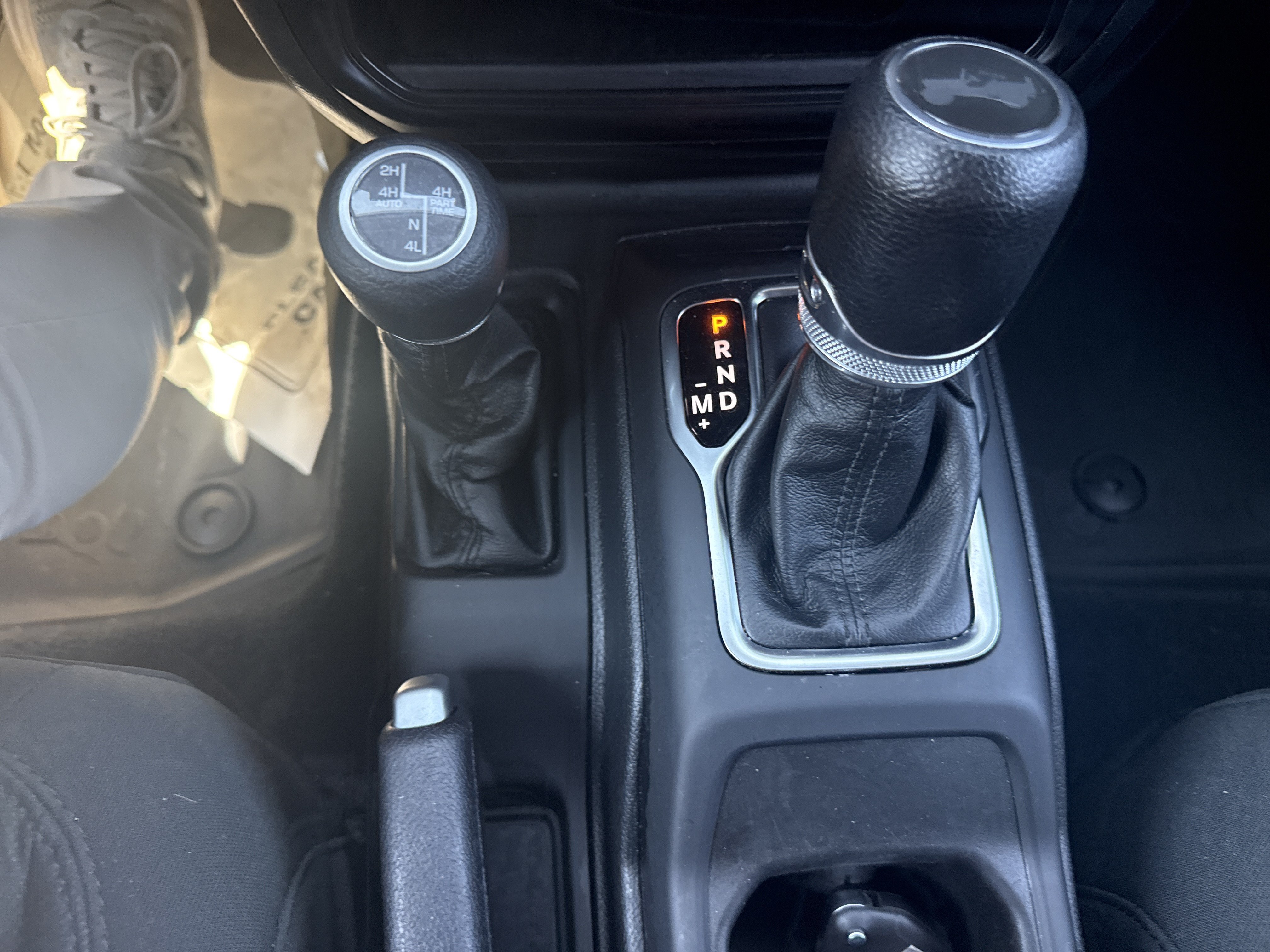 Used 2023 Jeep Wrangler Unlimited w/ Sun & Screen Package AWD/4WD image 24