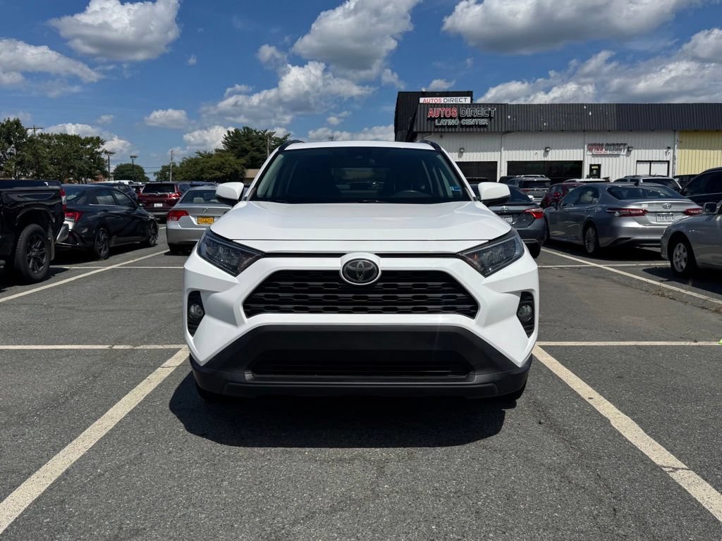 Used 2019 Toyota RAV4 XLE Premium FWD image 2