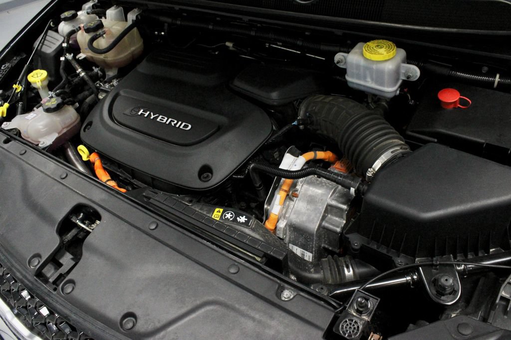 Used 2023 Chrysler Pacifica Touring-L FWD image 17