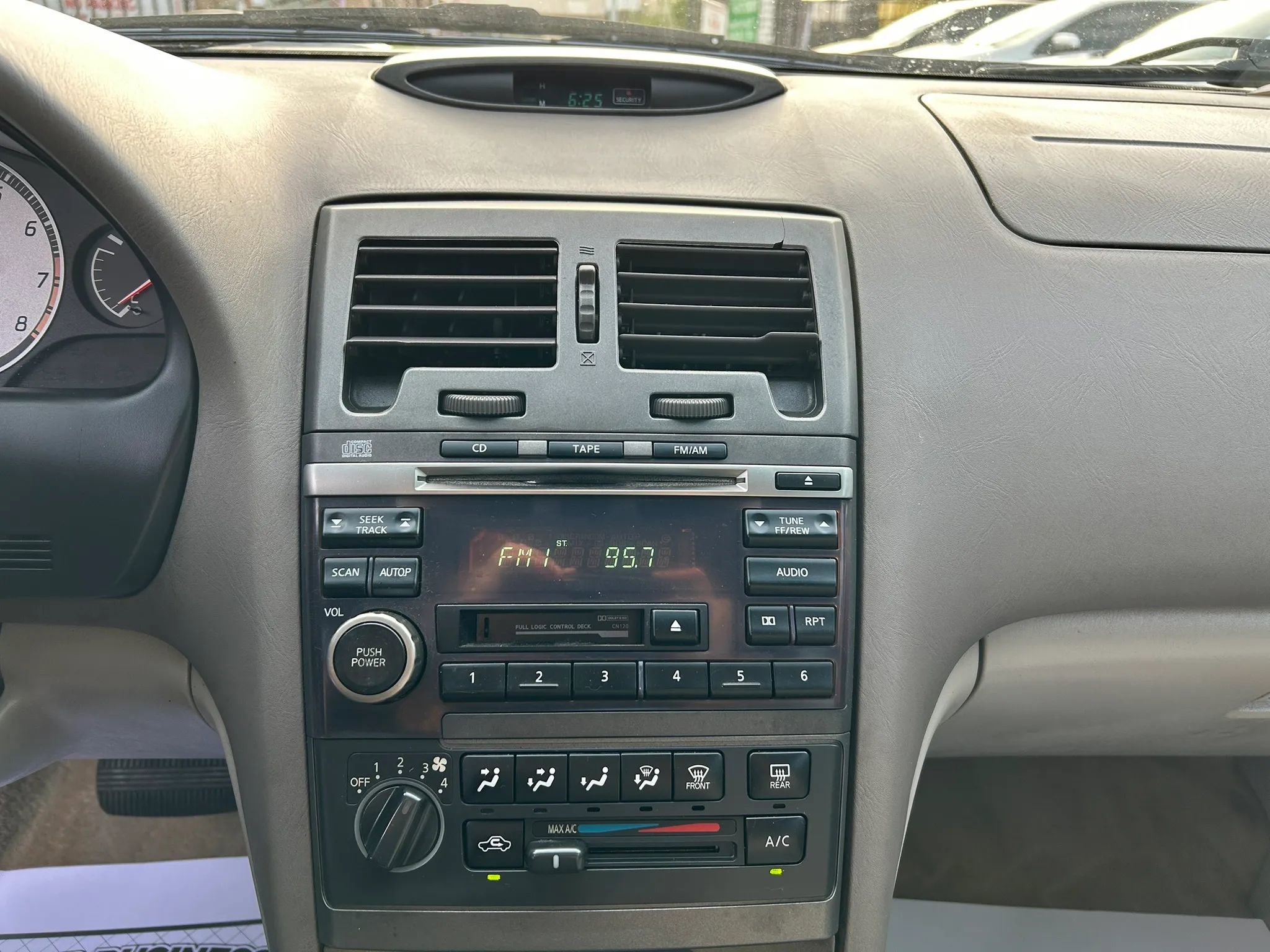 Used 2003 Nissan Maxima SE FWD image 20