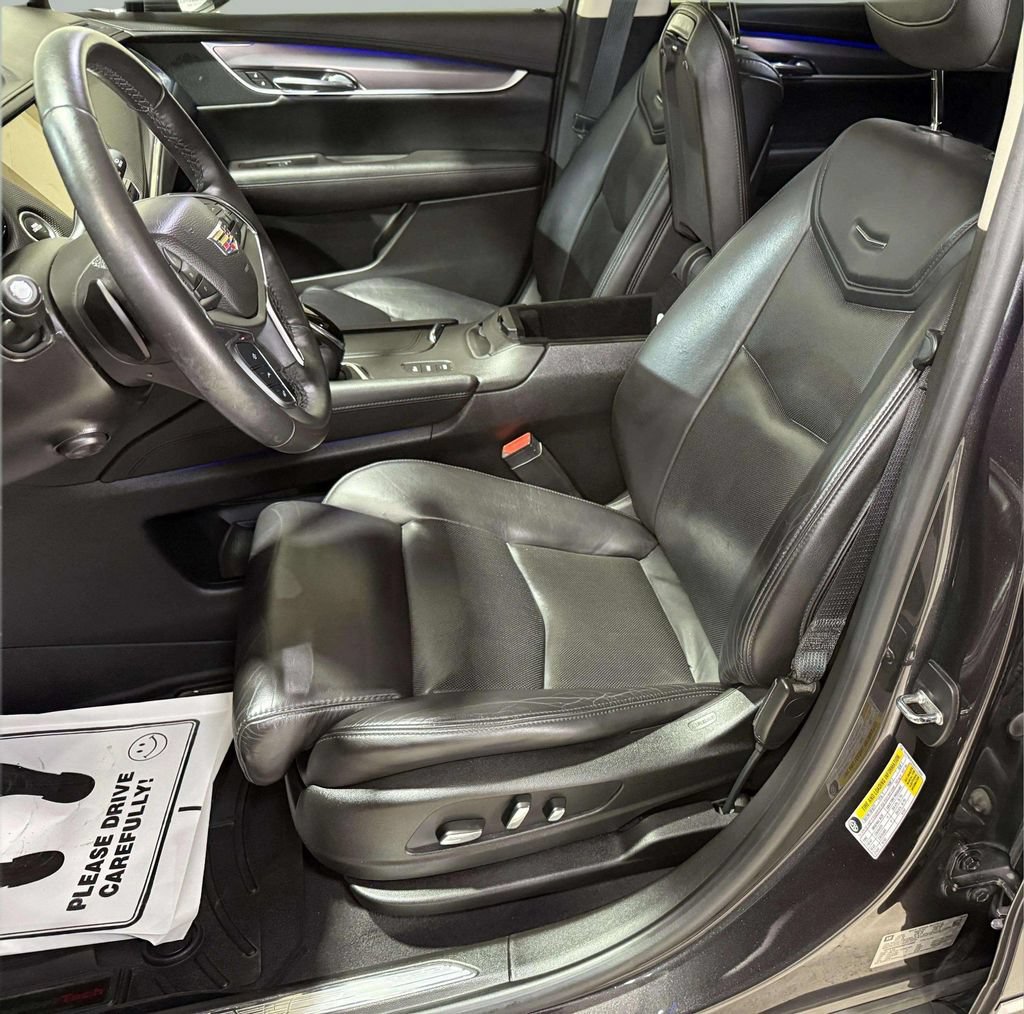 Used 2017 Cadillac XT5 Premium Luxury AWD/4WD image 5