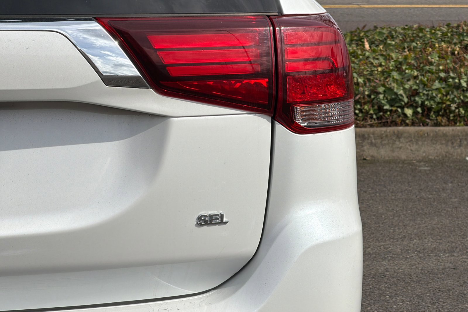 Used 2020 Mitsubishi Outlander SEL image 26