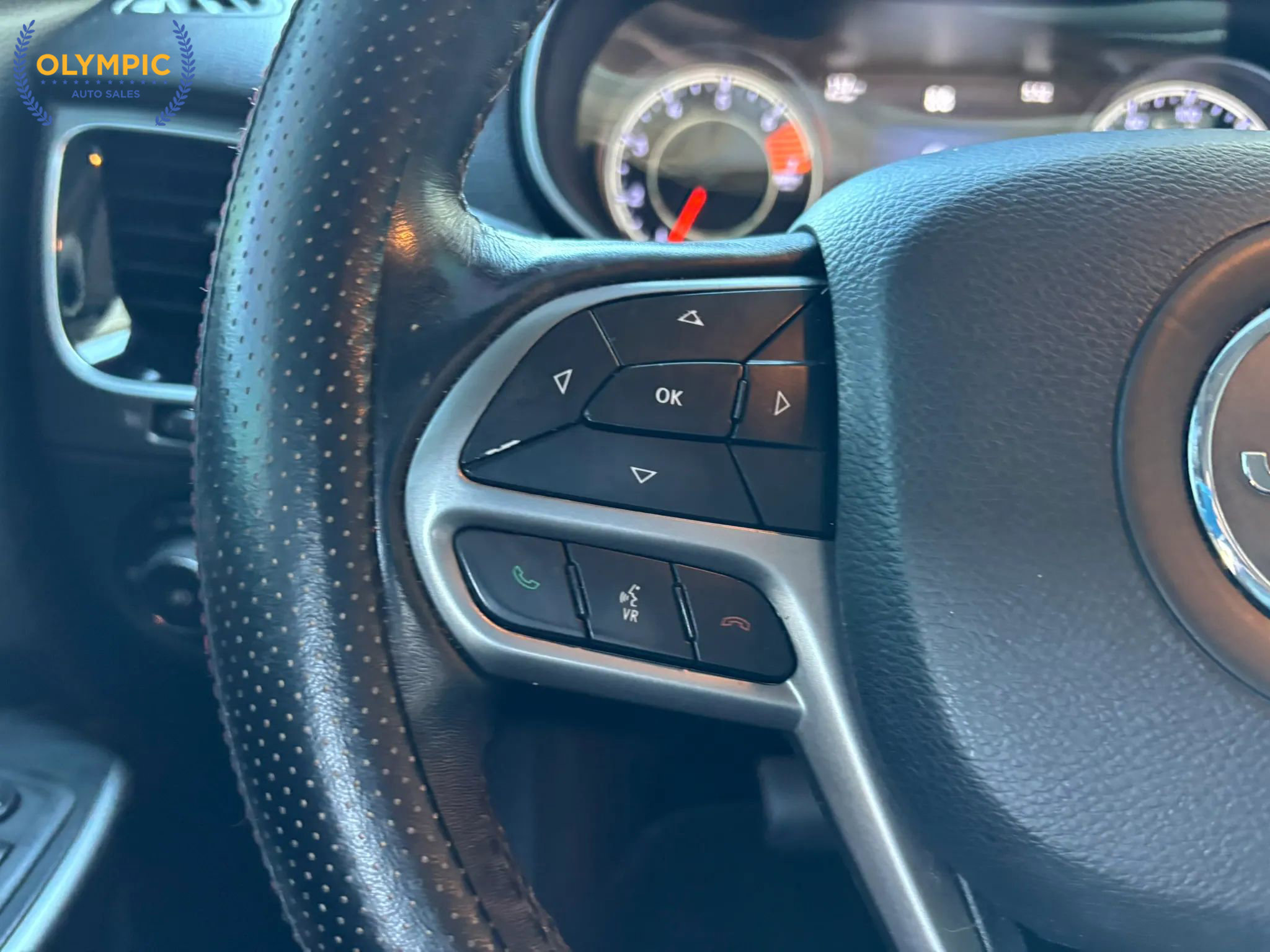 Used 2019 Jeep Cherokee Limited image 22