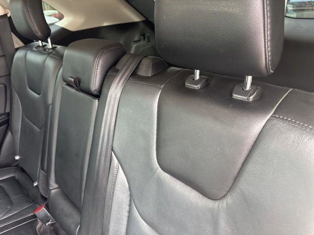 Used 2019 Ford Edge Titanium image 26