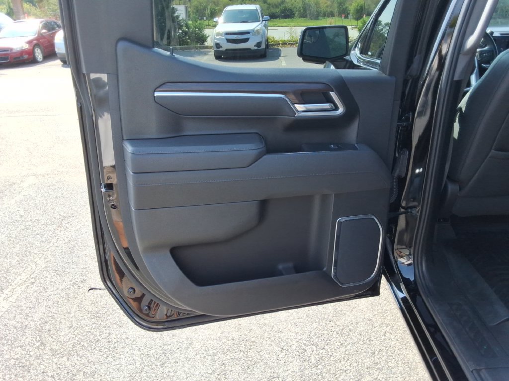 Used 2025 GMC Sierra 1500 SLT RWD image 18