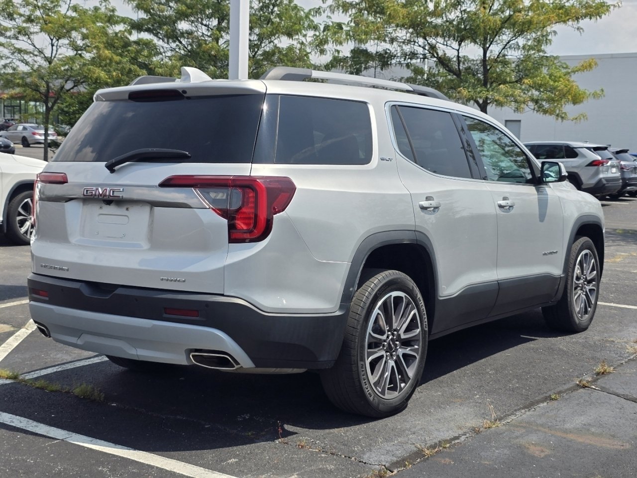 Used 2020 GMC Acadia SLT AWD/4WD image 7