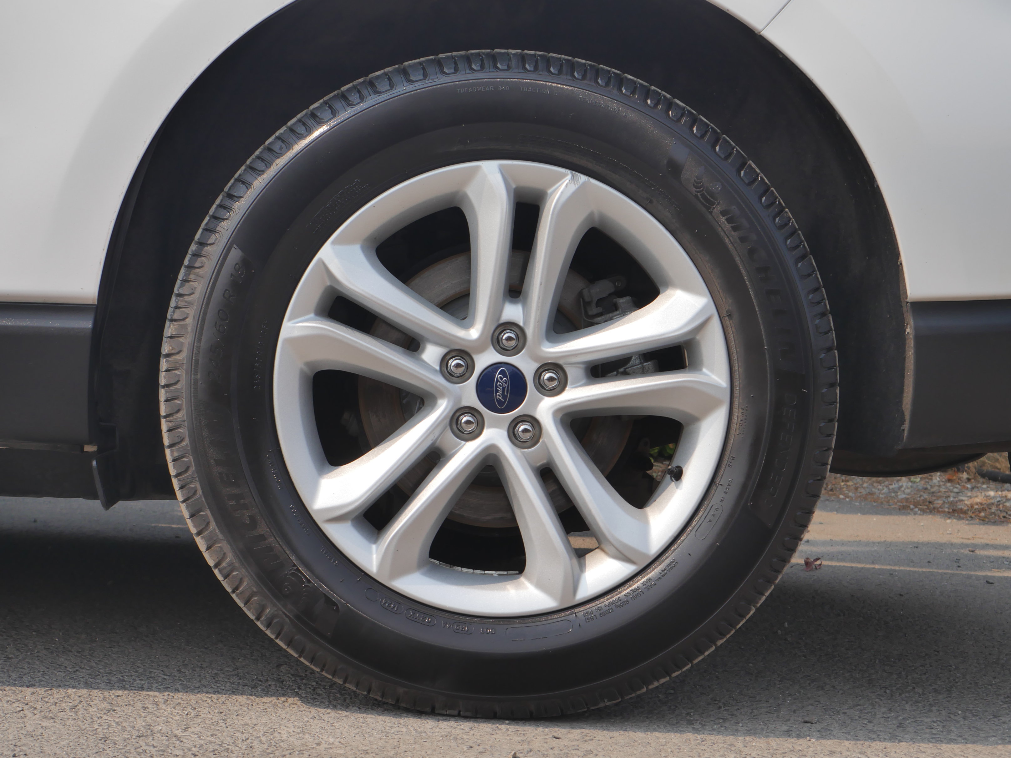 Used 2019 Ford Edge SEL w/ Equipment Group 201A AWD/4WD image 16