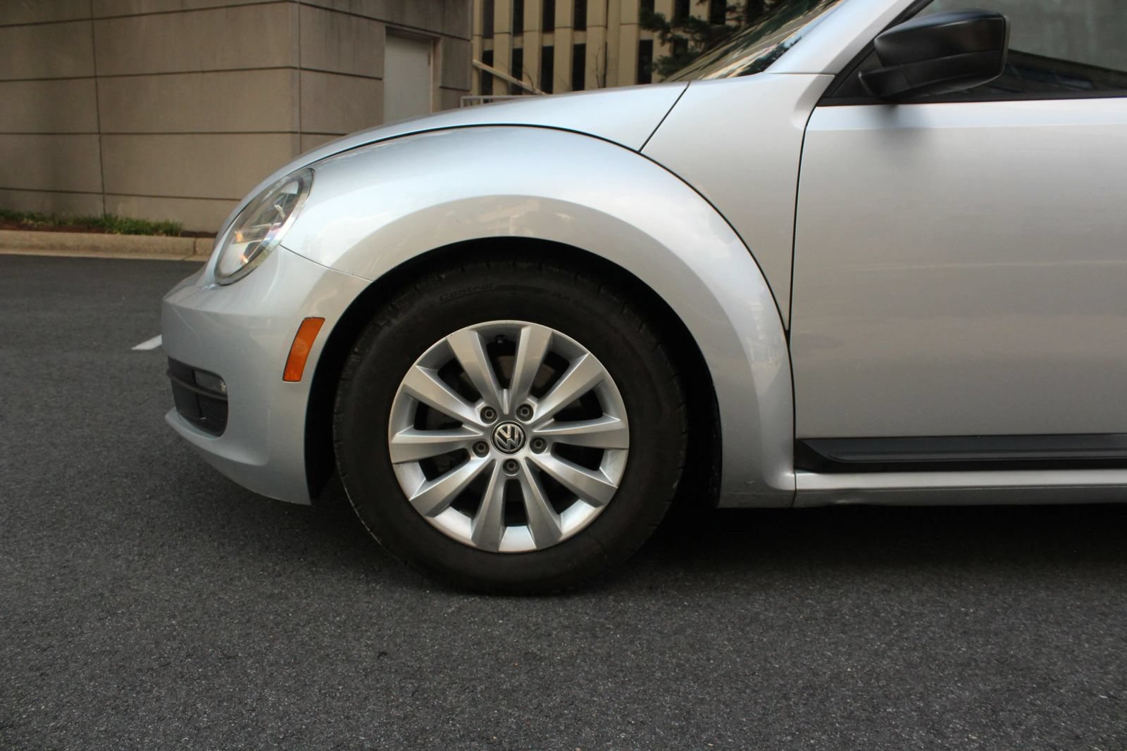 Used 2014 Volkswagen Beetle 1.8T FWD image 11