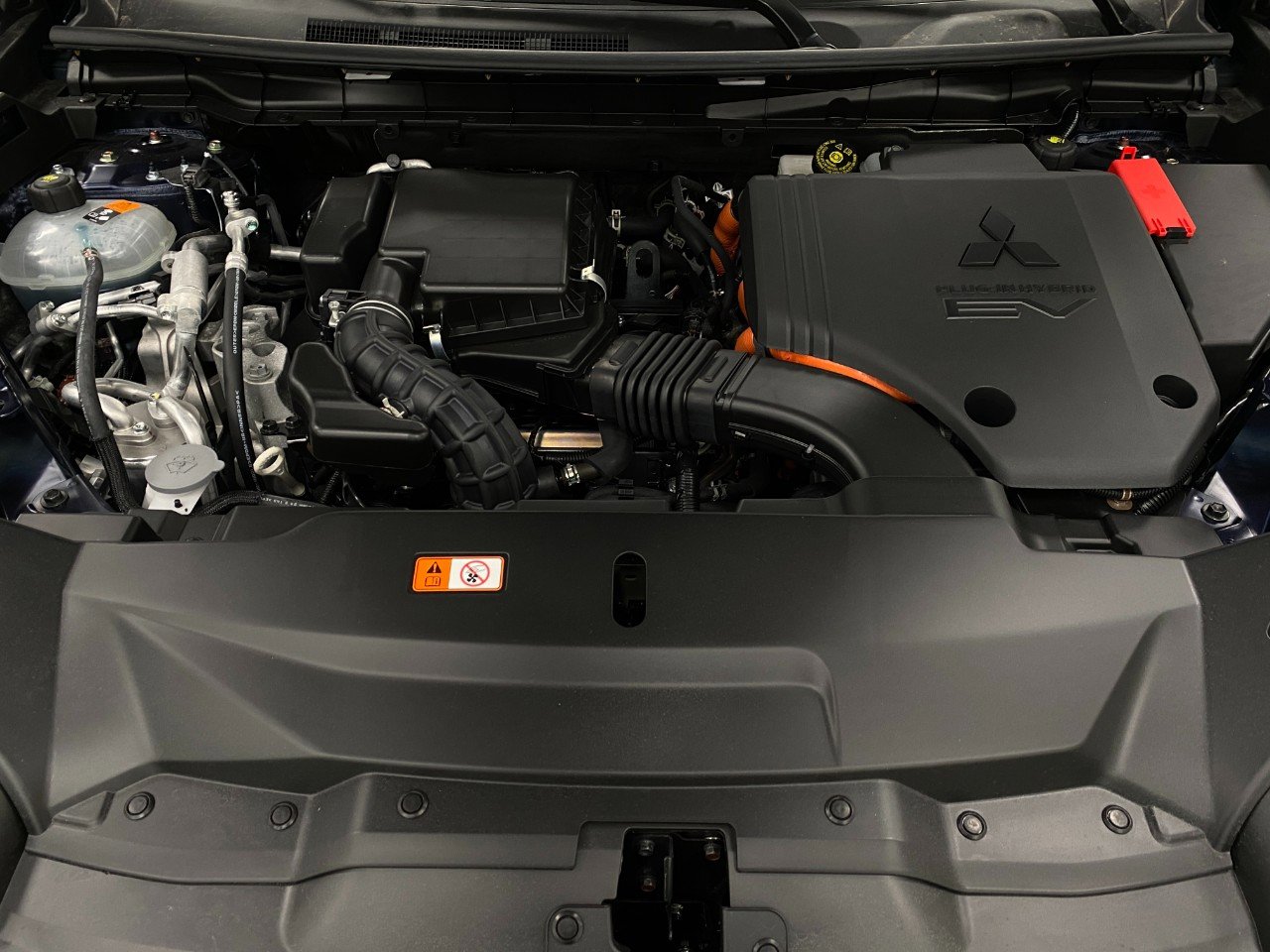 New 2025 Mitsubishi Outlander 4WD Plug-In Hybrid image 11