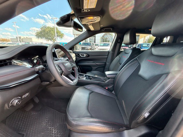 Used 2026 Jeep Compass Trailhawk AWD/4WD image 9