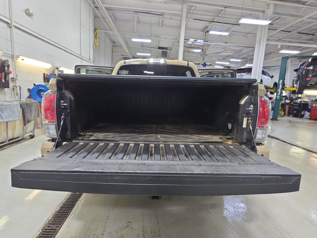Certified 2018 Toyota Tacoma Limited AWD/4WD image 16